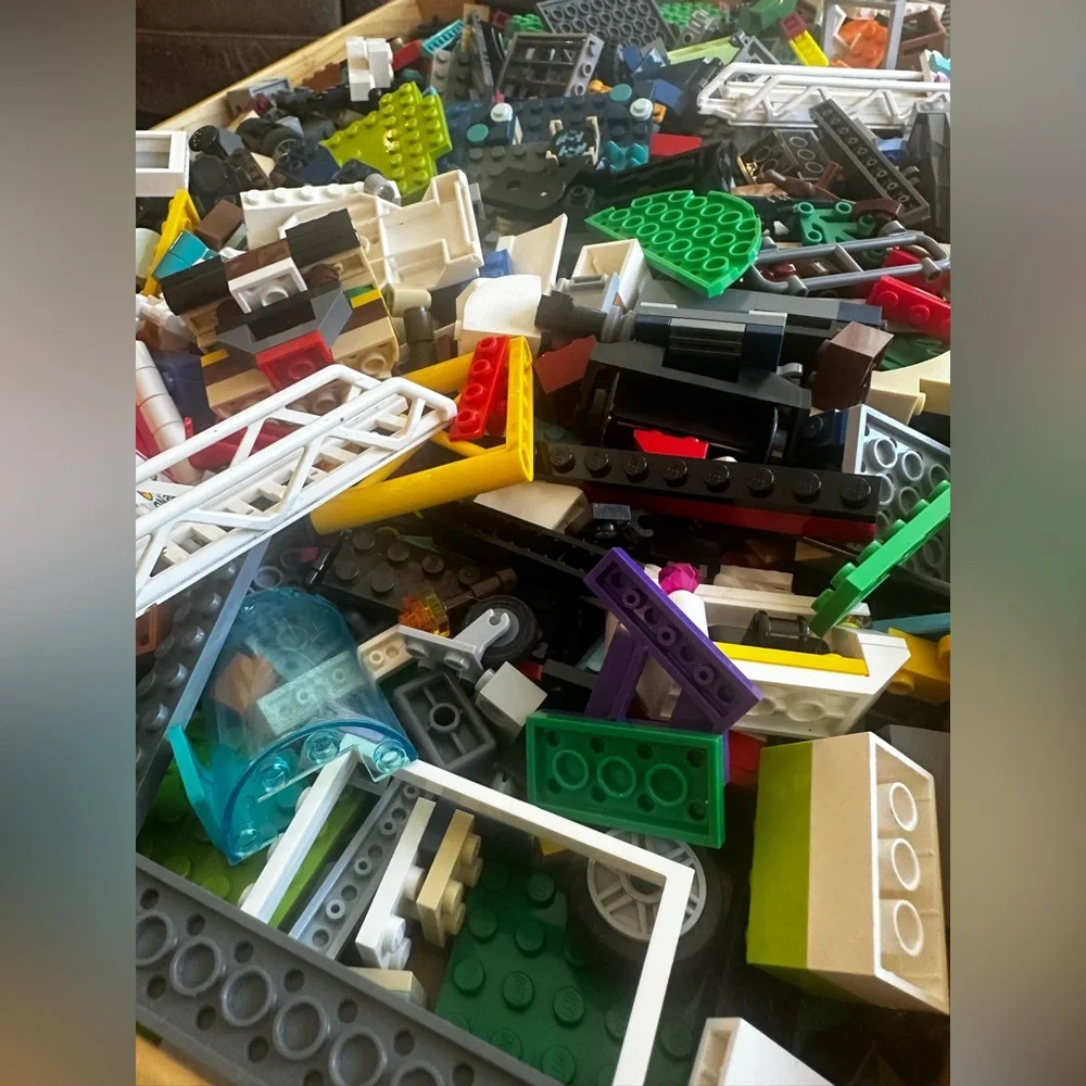 Four pounds of Assorted Lego pieces